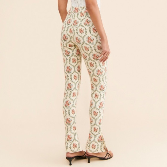 Revolve WEWOREWHAT Fit & Flare Slit Pants XS Victorian Floral Print - Picture 4 of 5